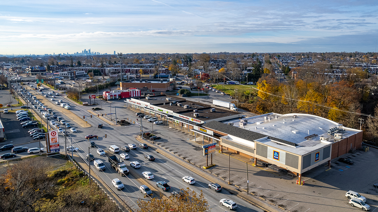 Cheltenham Plaza J.C. BAR